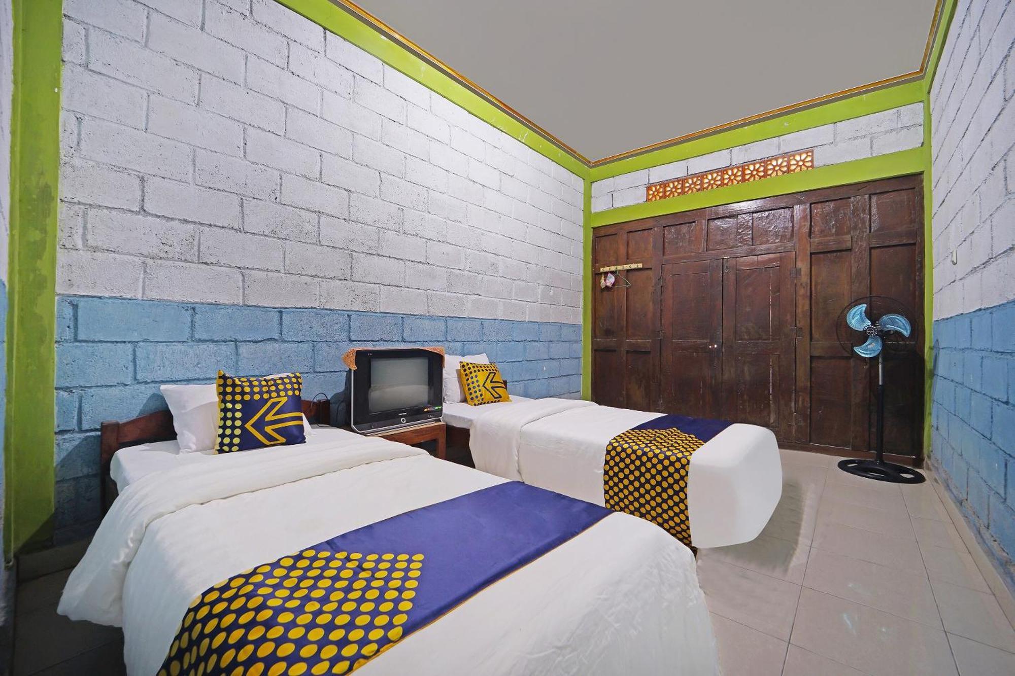 Spot On 91085 Griya Estu Wening Hotel Sleman  Exterior photo