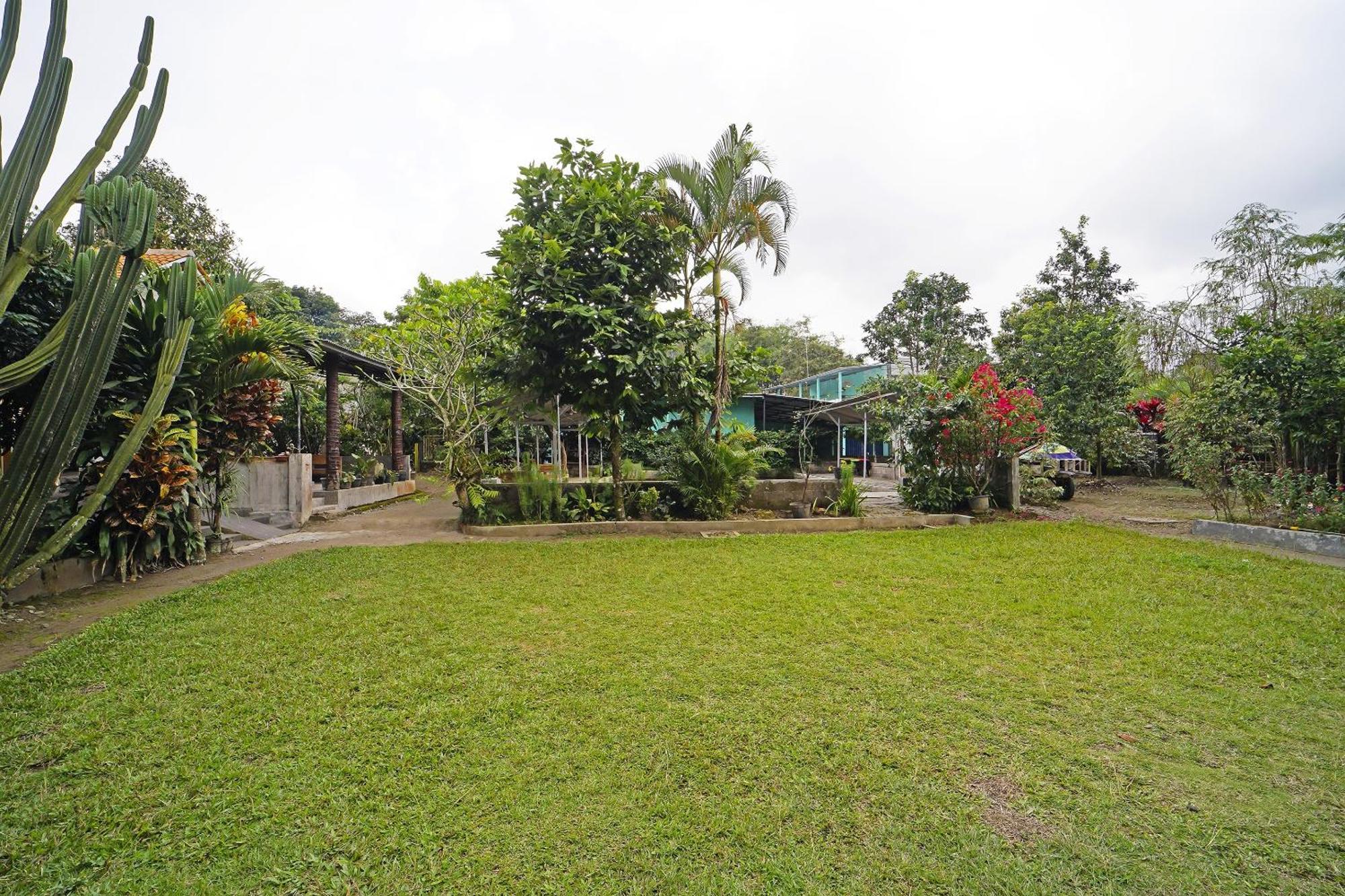 Spot On 91085 Griya Estu Wening Hotel Sleman  Exterior photo
